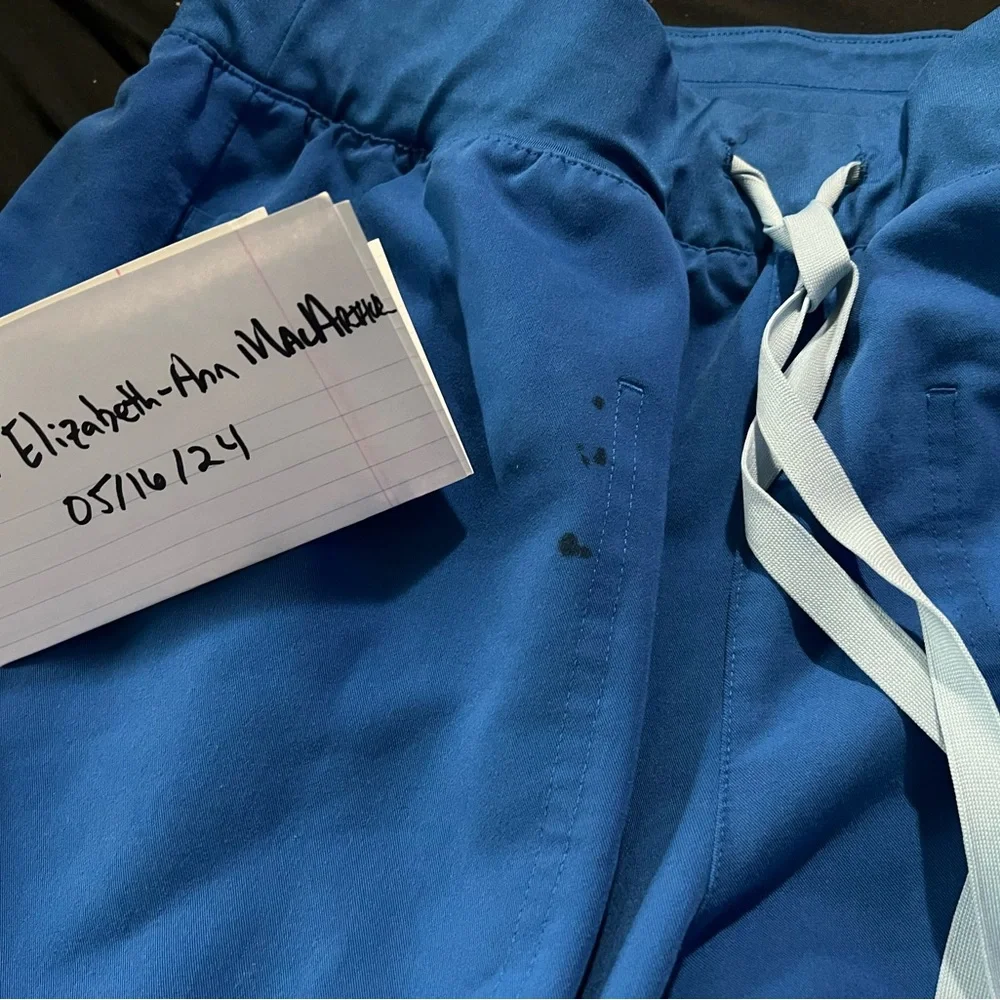 22-Pocket Jogger and Top - Picture 2 of 4